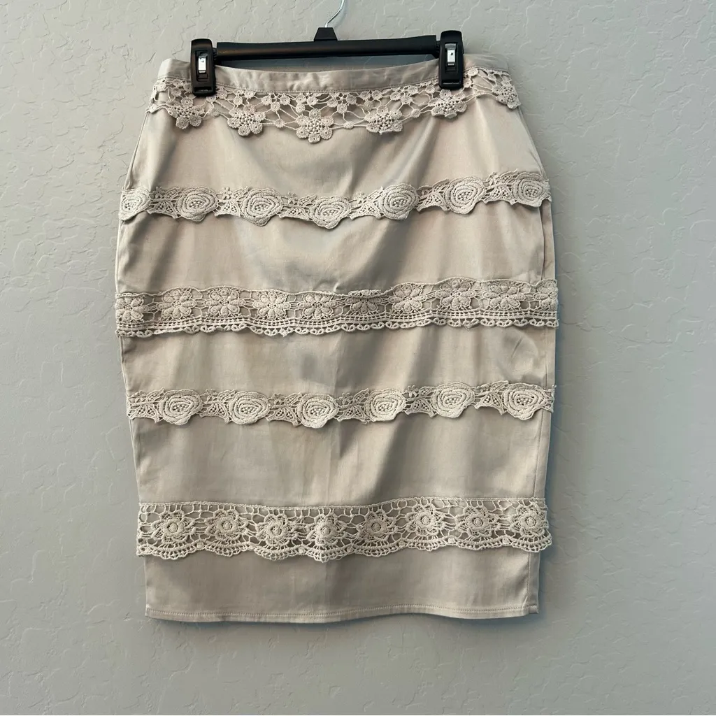 ⭐️Downeast basics silver satin pencil skirt with crochet lace size medium - Image 2