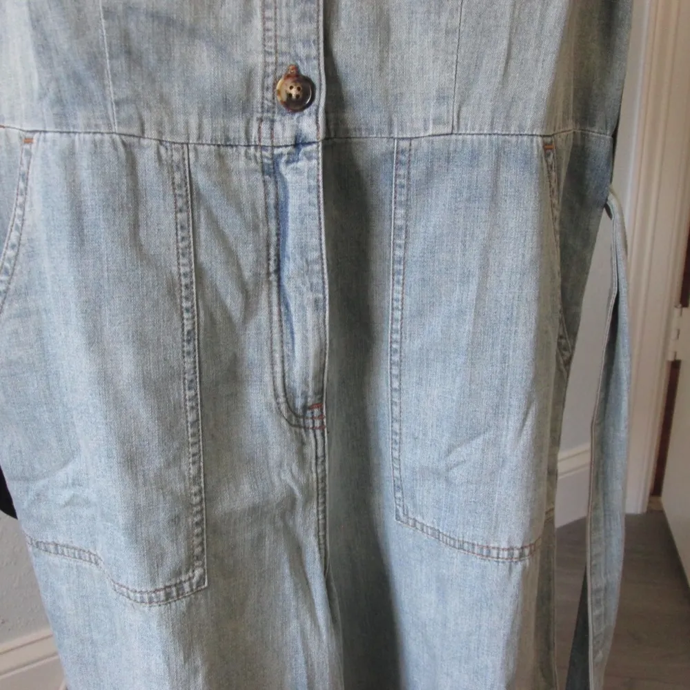 BNWT Faherty sunbleached denim utility romper  - Size XS - Image 3