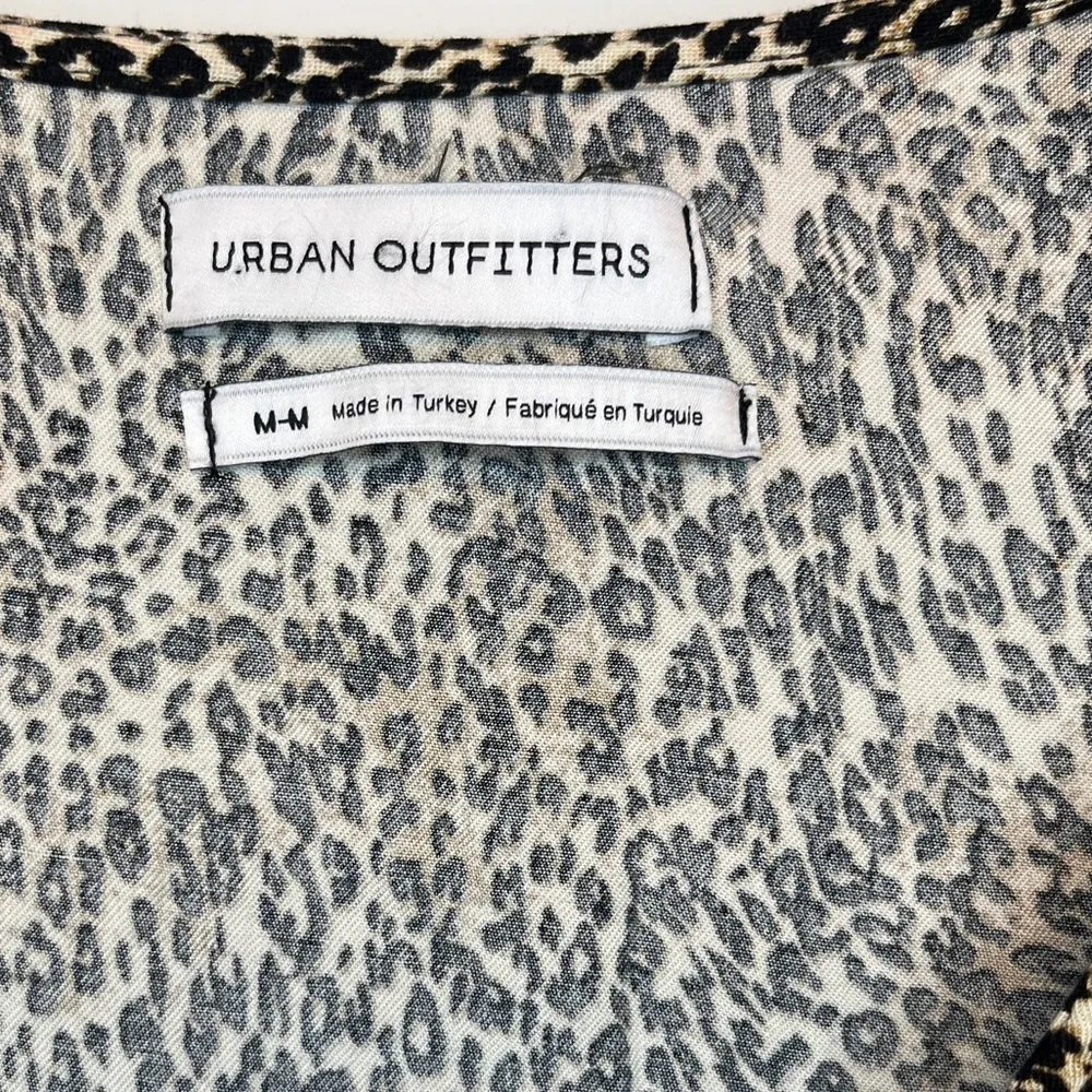 Urban Outfitters | Cheetah Twist Front Crop Top - Image 3