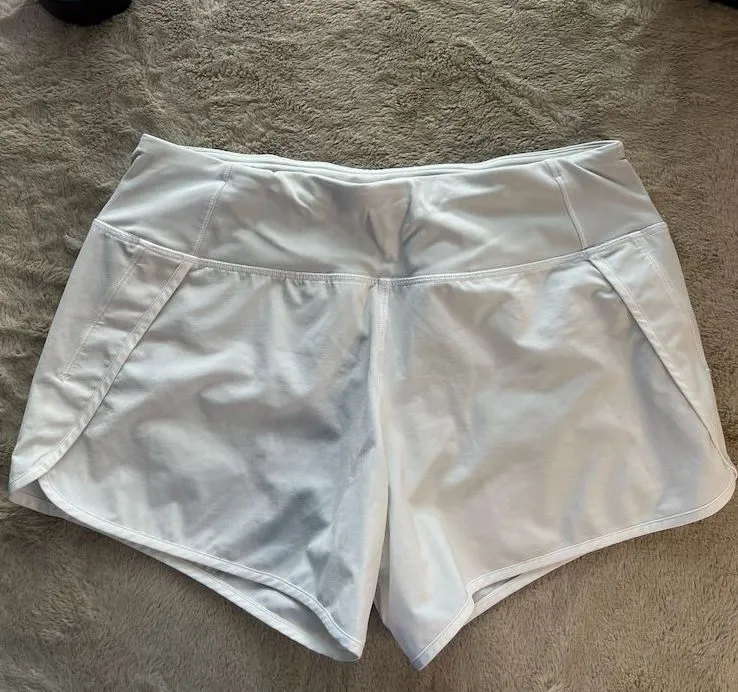 CRZ YOGA Women's High-Rise Lined Biker Shorts White Size 6 Standard Acti… - Image 1