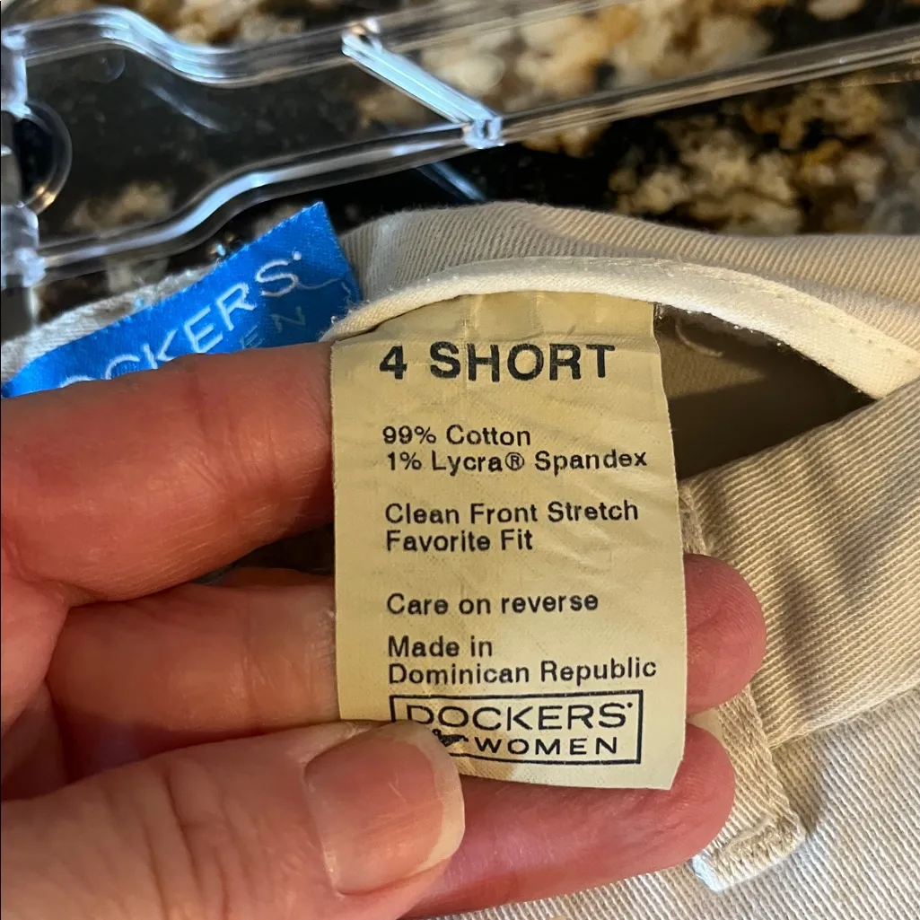Vintage Dockers Khakis Womens 4 Short - Image 8