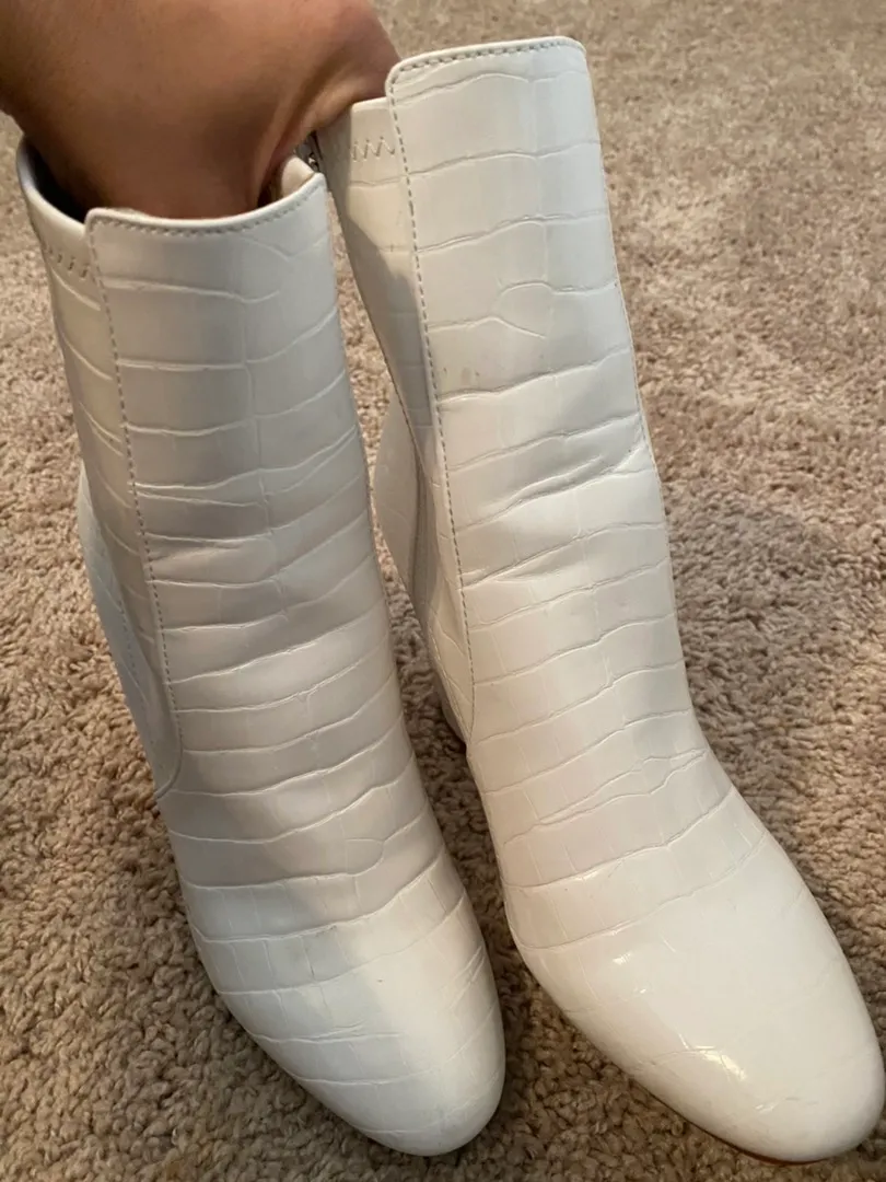 ALDO White Heeled Boots - Image 4