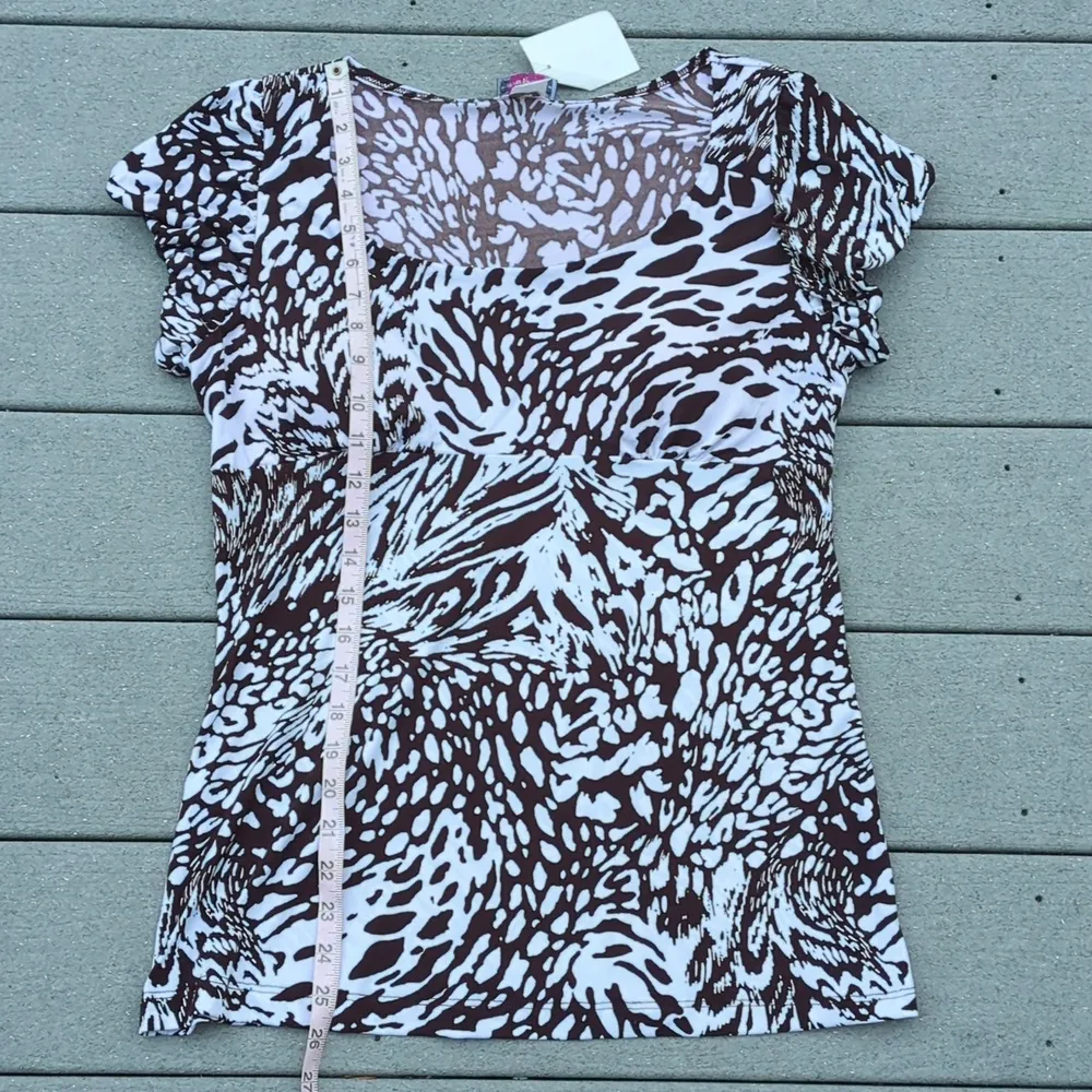 NWT Fresh of LA Animal Print Cap Sleeve Shirt White Size XL - Image 10
