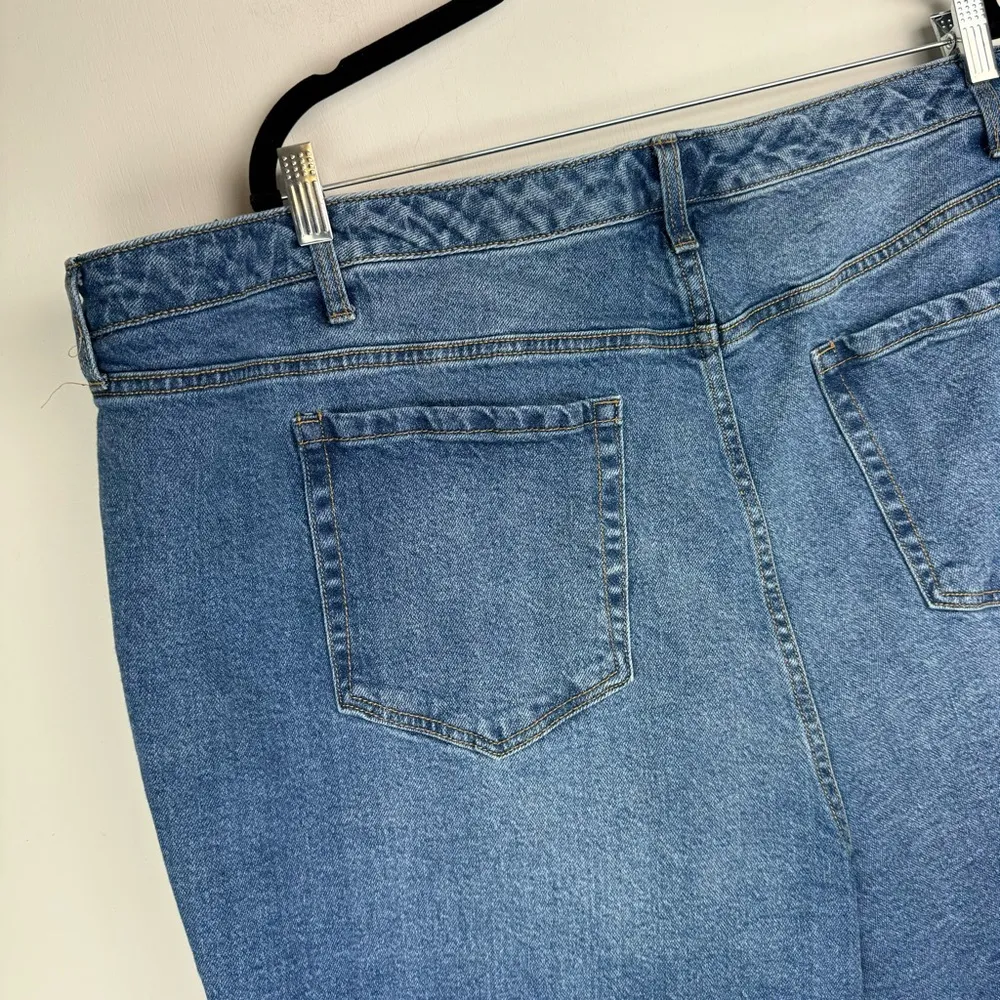 Torrid Womens Cut Off Button Fly Shorts Plus Sz 28 Medium Wash Raw Hem - Image 10