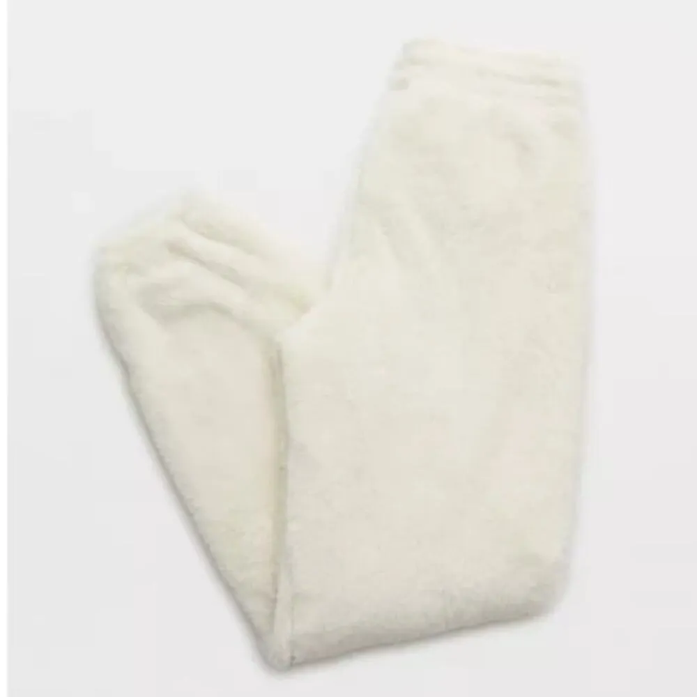 OFFLINE By Aerie Women's Fluffy Sherpa Cool White NWT Teddy Jogger Pants Size L - Image 4