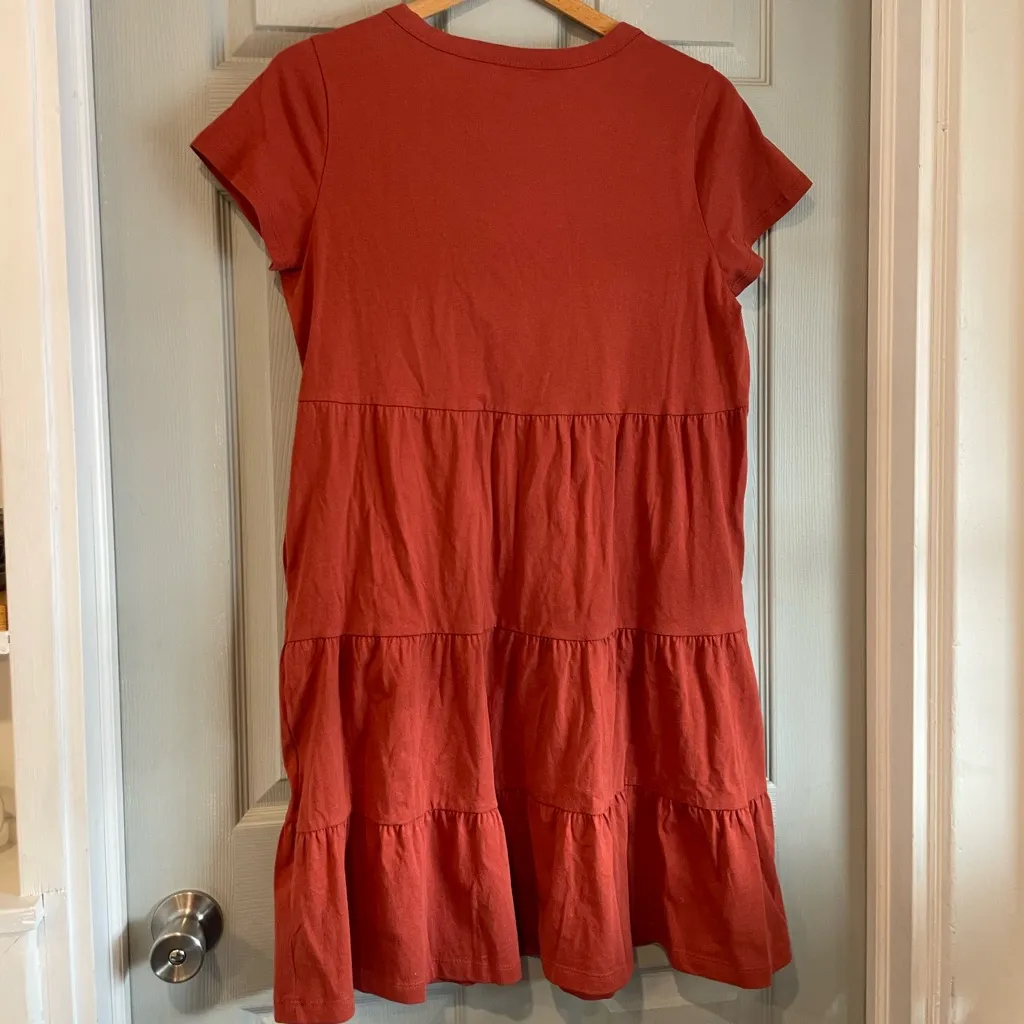 Time & Tru Women's Small Rust Tiered T - Image 4