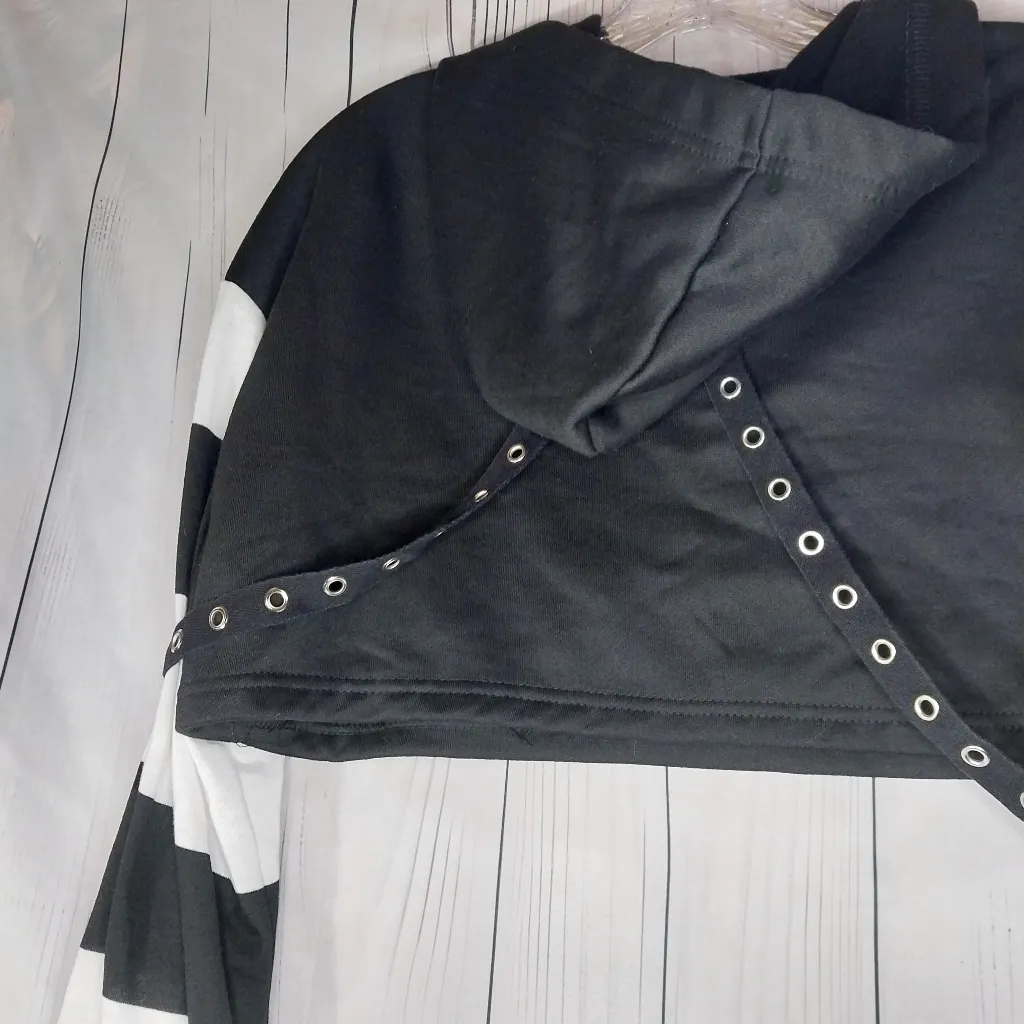 Romwe Colorblock Grommet Eyelet Ultra Crop Emo Goth Hoodie - Image 8