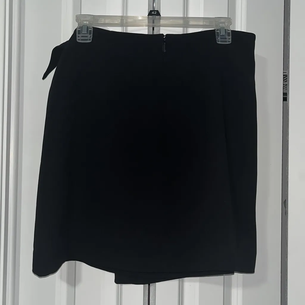 Whistles‎ Size 8 Black Mini Skirt with Gold Buckle - Image 2