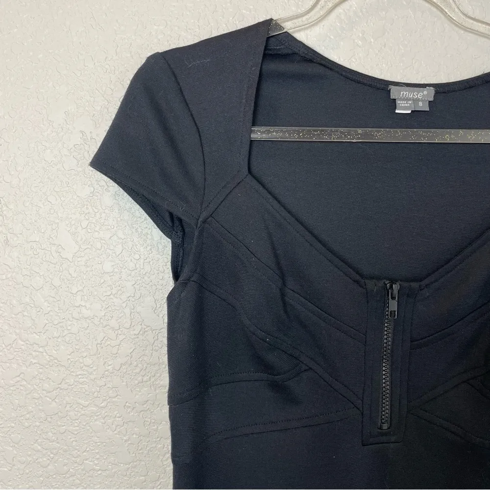 MUSE Extremely Flattering Thicker Fabric Black Fitted Dress Size 8 - Image 5