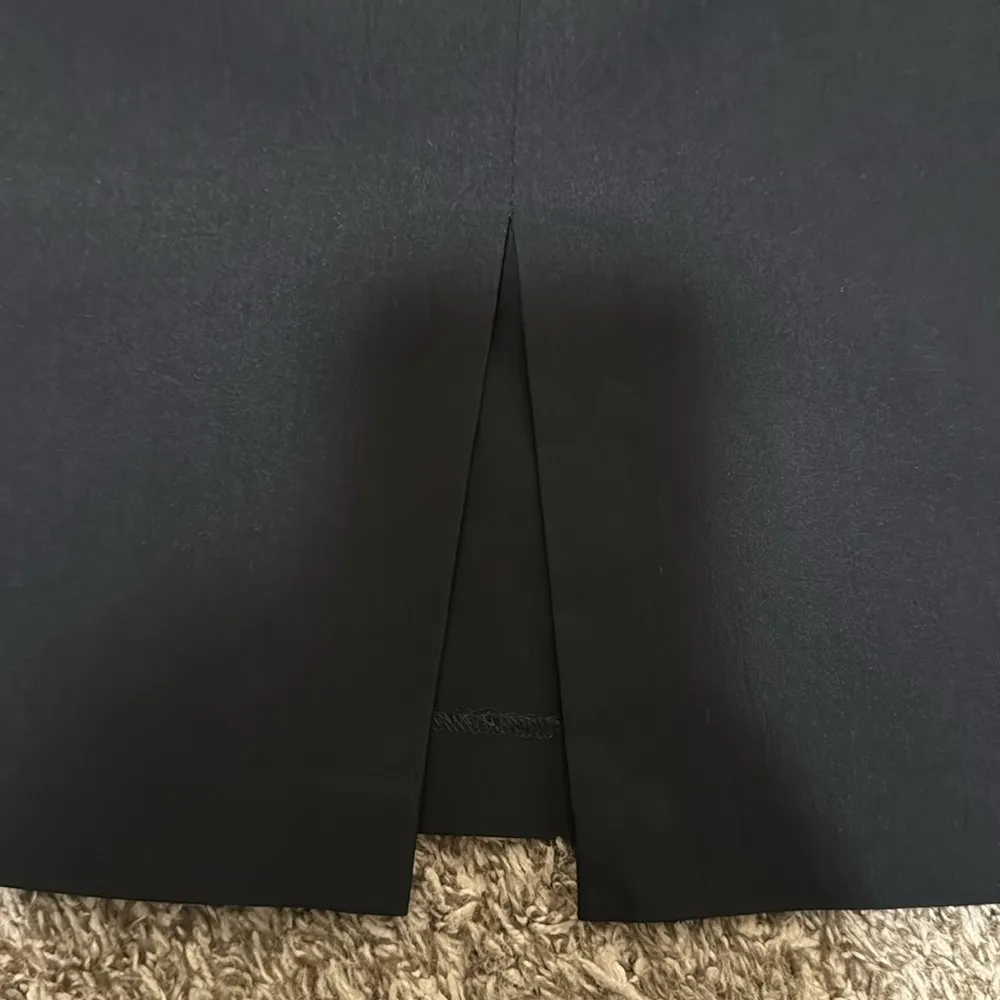 ASOS hour glass black pencil skirt woman size 10 stretch sides back slit 28”long - Image 4