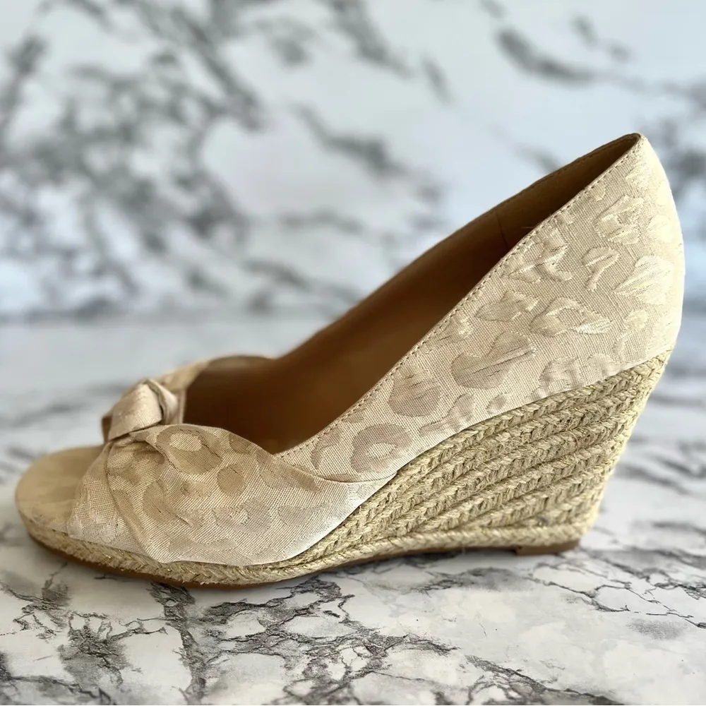 Kelly & Katie Ivala Beige Gold Metallic Animal Print Espadrille Wedge 8.5 - Image 9