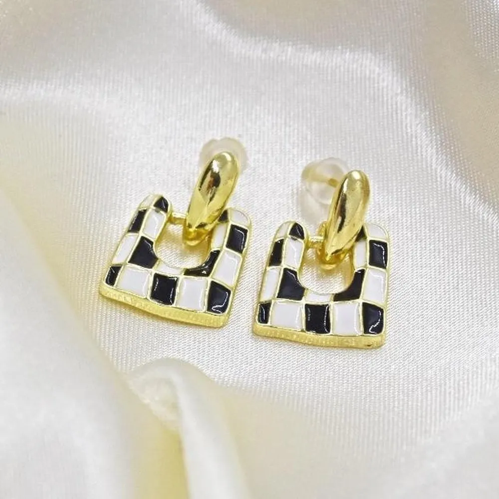 Geometric Checkered Studs Gold - Image 3