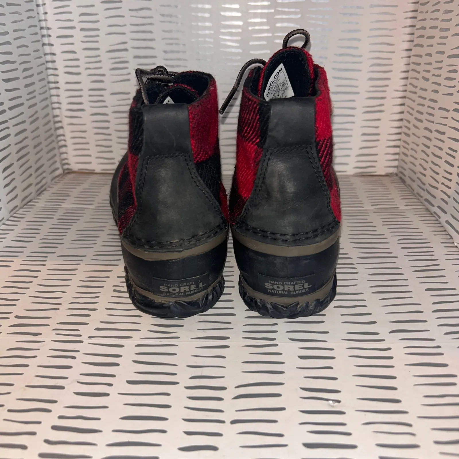 Sorel Women's Out  N About  Waterproof Buffalo Plaid Winter Snow Boots Size 8.5 - Image 3