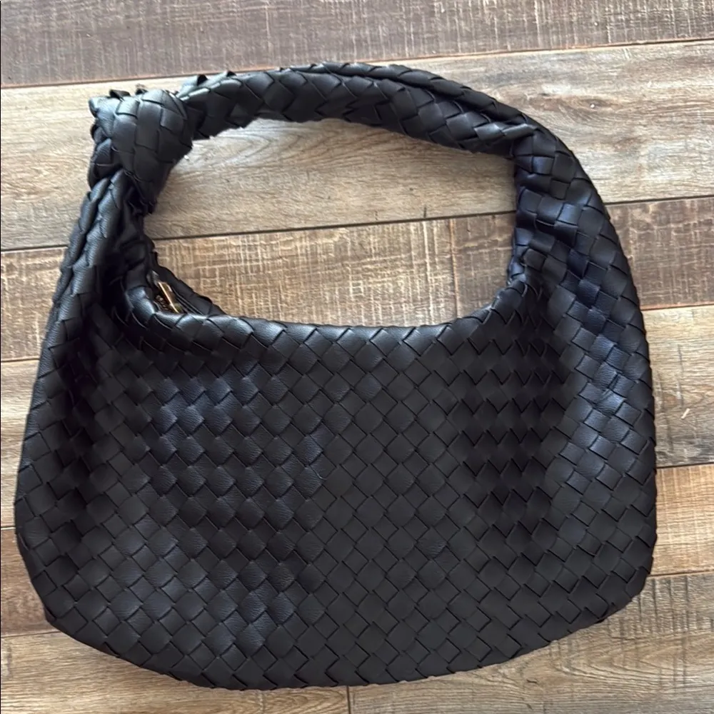 Urban Expressions Black Textured Hobo Bag - Image 5