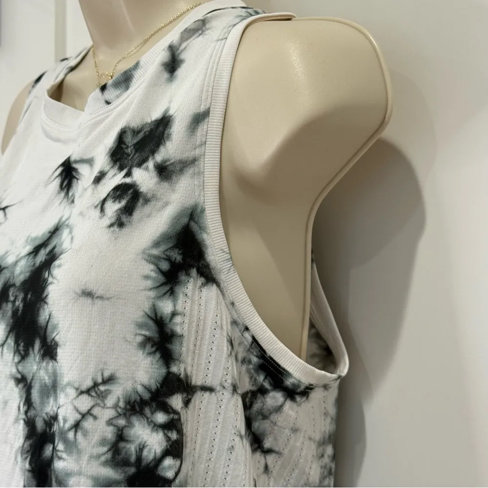 Lululemon Train to Be Tank Top Muscle Tank Shibori Deep Coal Tie Dye Size 4 - Image 7