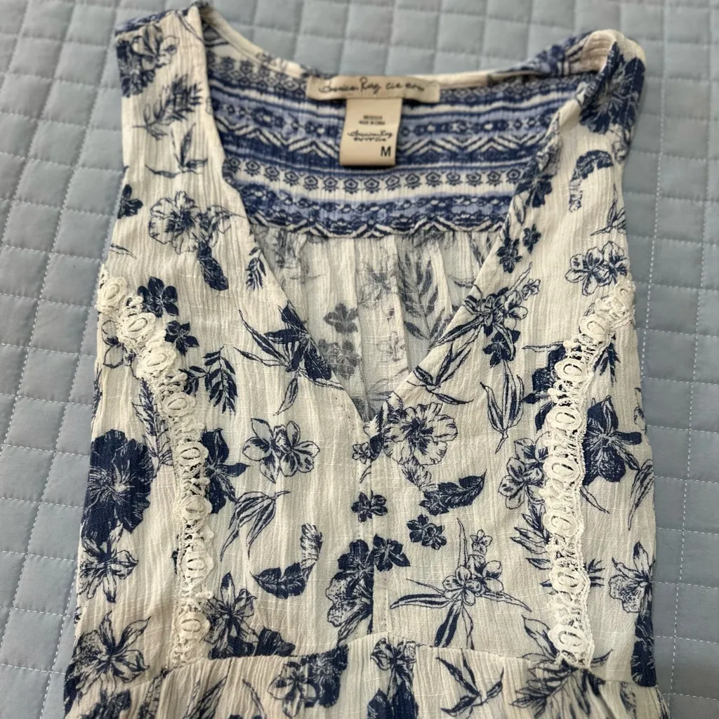American Rag Cie Blue Floral Blouse M - Image 4