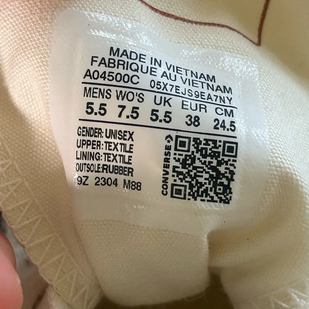 NWOT Converse Chuck 70 Ollie Patch Unsiex Shoes, men’s 5.5, women’s 7.5 - Image 6