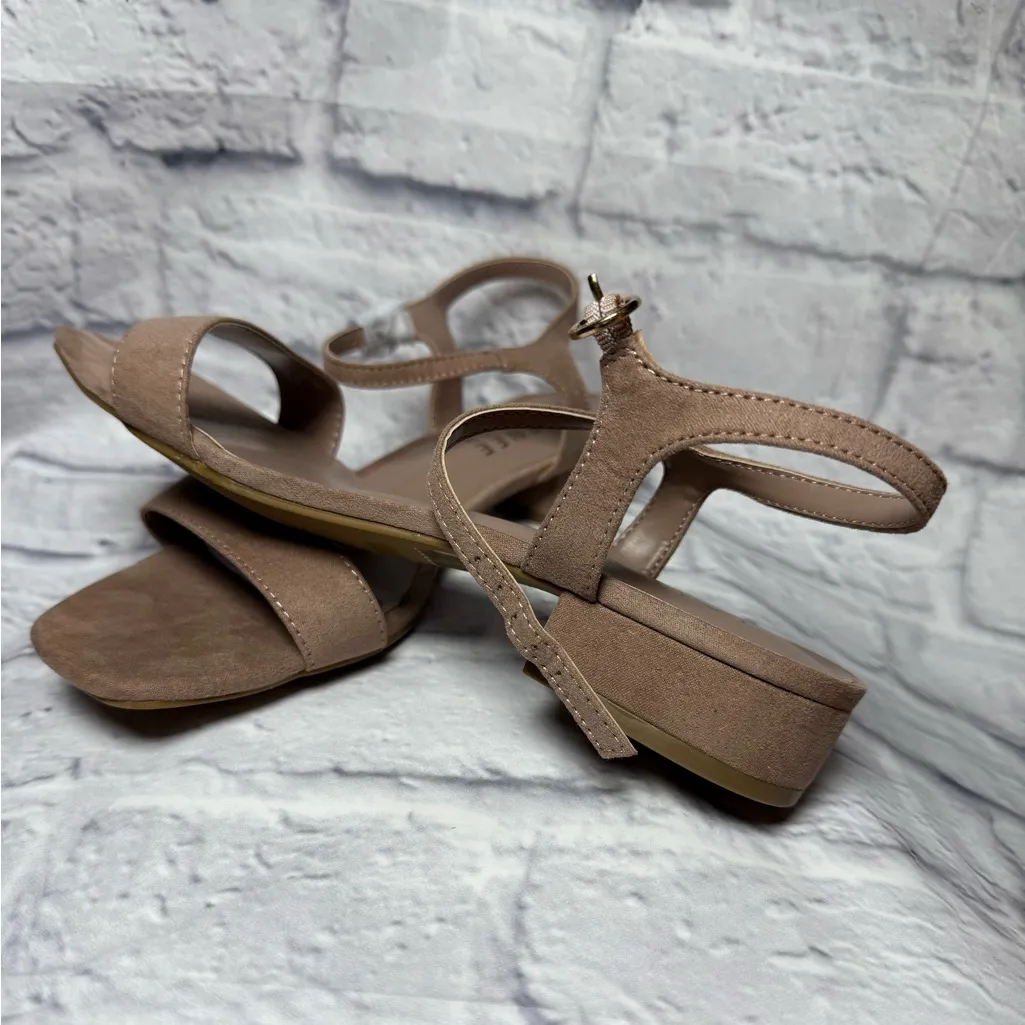 Journee Collection Tan Sandals - Image 3