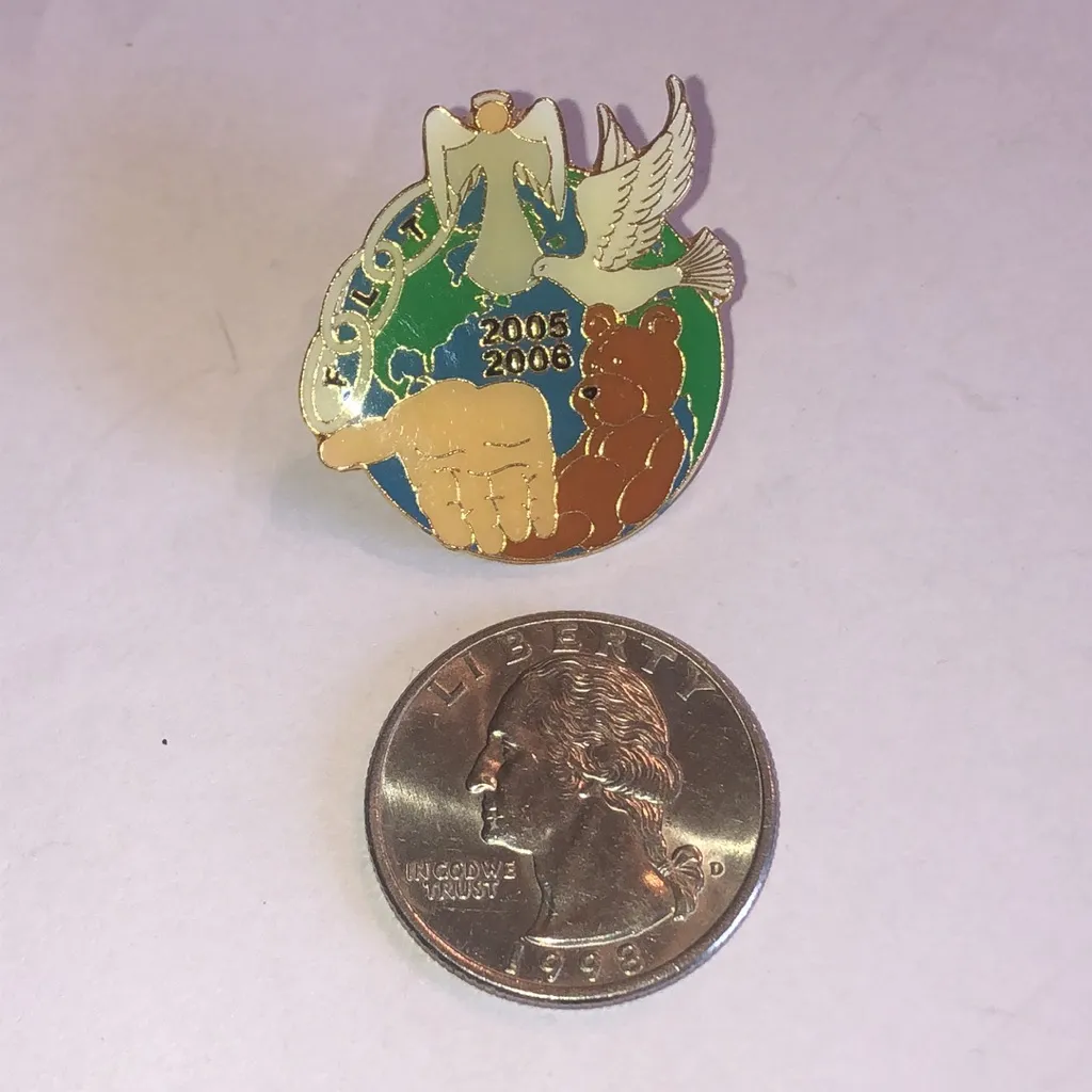 Independent Order of Odd Fellows Daughters of Rebekah 2005 2006 FLT Pin Gold - Image 3