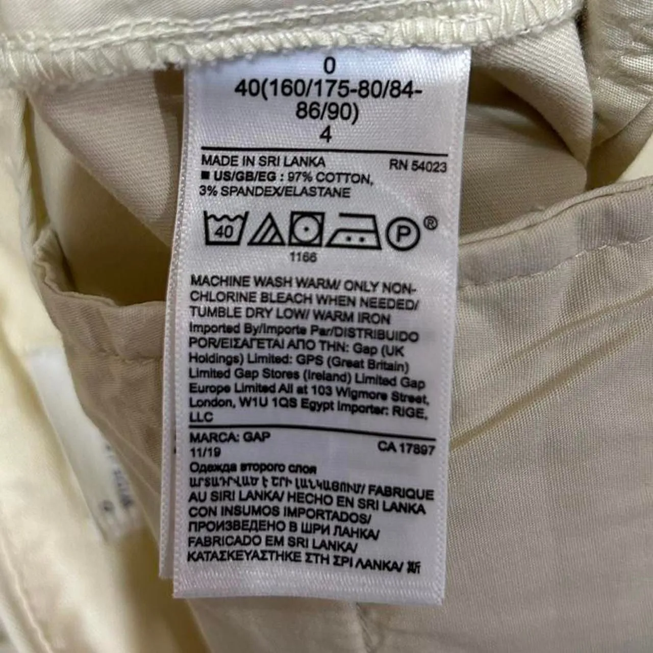 Gap Women's Cream and White Trousers - Image 7