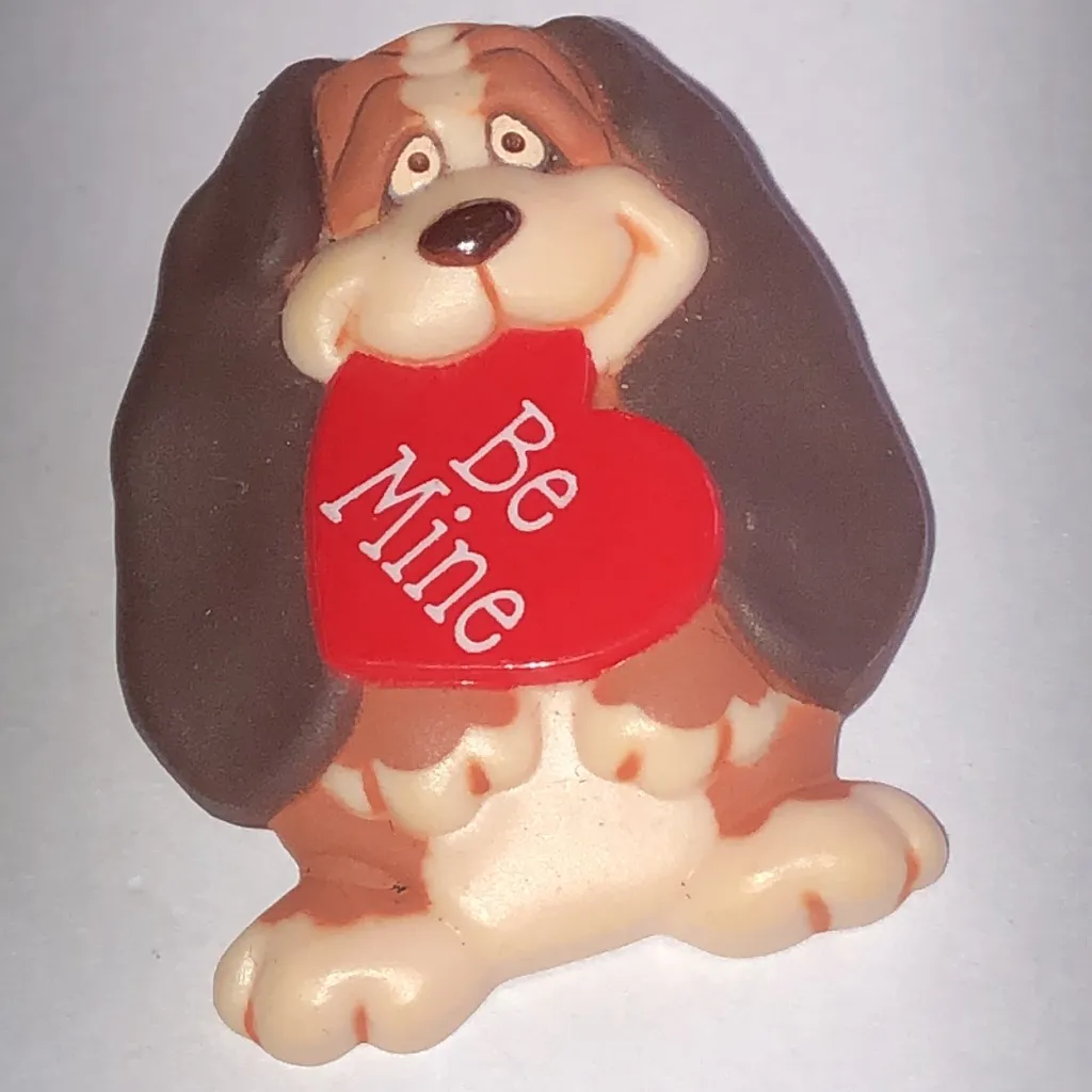 Adorable Brown and Cream Be Mine Red Heart Valentine’s Dog Brooch - Image 2