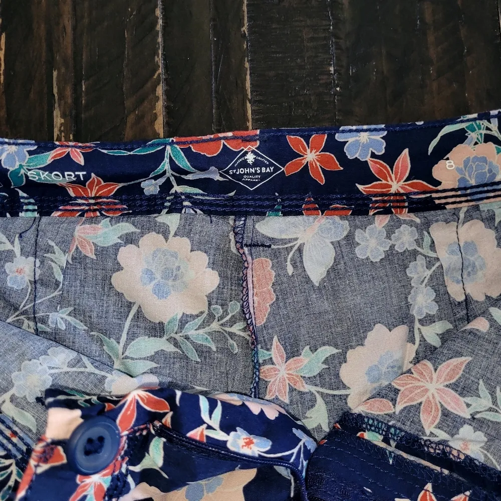 St. John's Bay Skort Women's Size 8 - Image 5