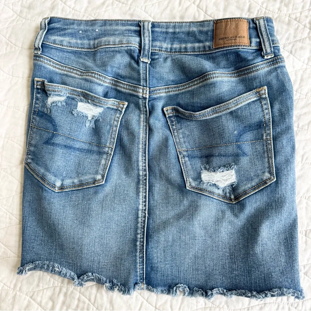 American Eagle Boho Distressed Denim Mini Skirt Size 6 Raw Hem Festival Stretch - Image 6