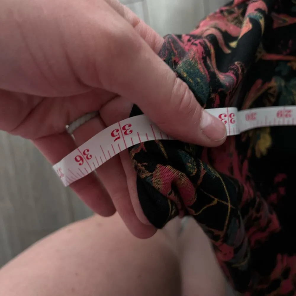 Peruvian Collection Red Floral Print T - Image 6