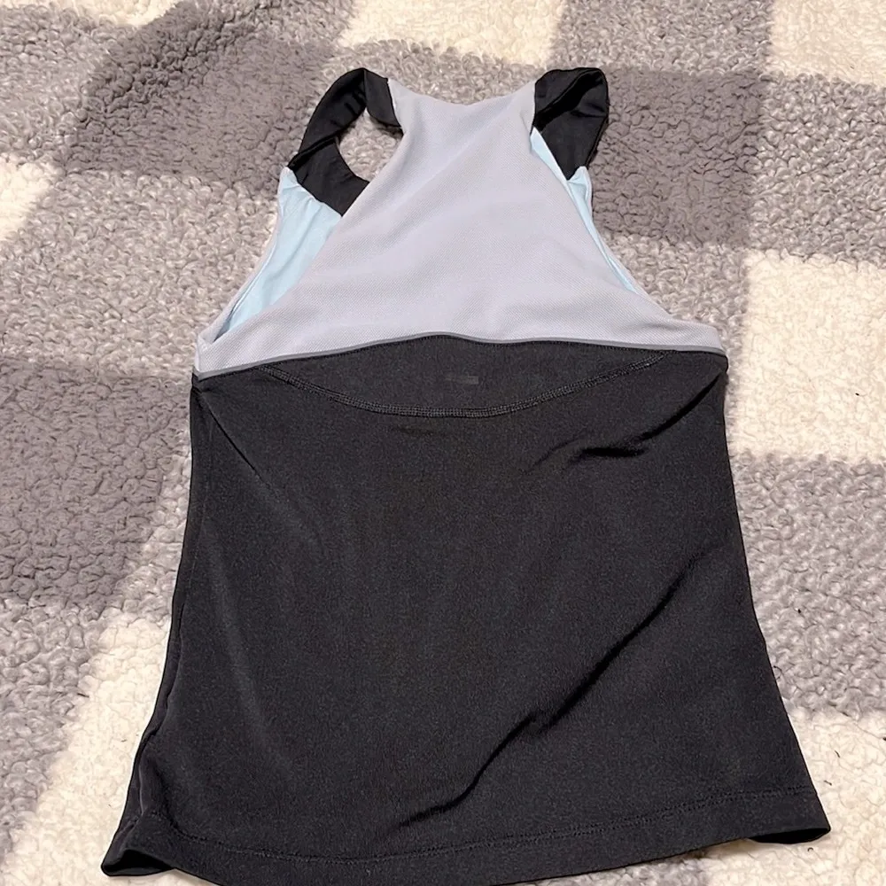 Adidas Workout Top wit Built in Bra Black/light blue Small or XS - Image 7