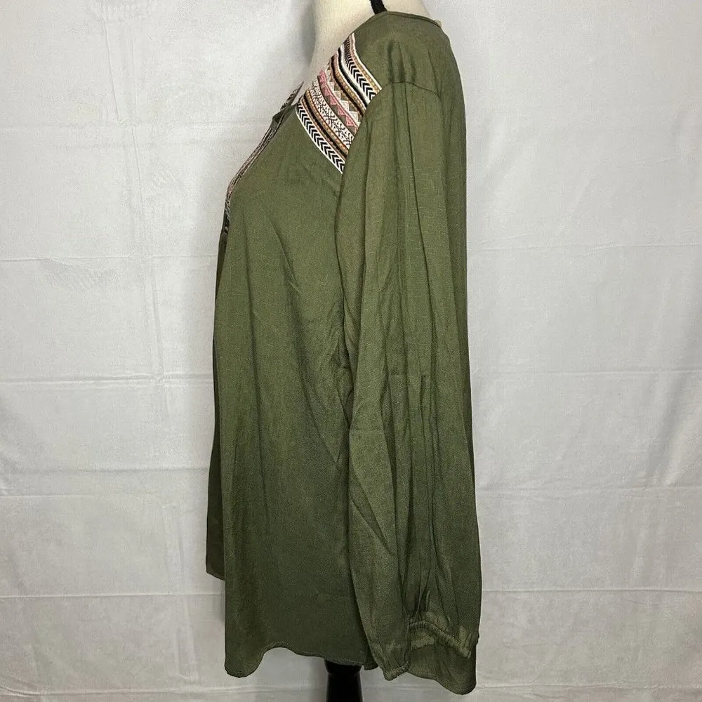 NWT Zenobia Olive Green Embroidered Tunic Top Long Sleeve NEW - Image 4
