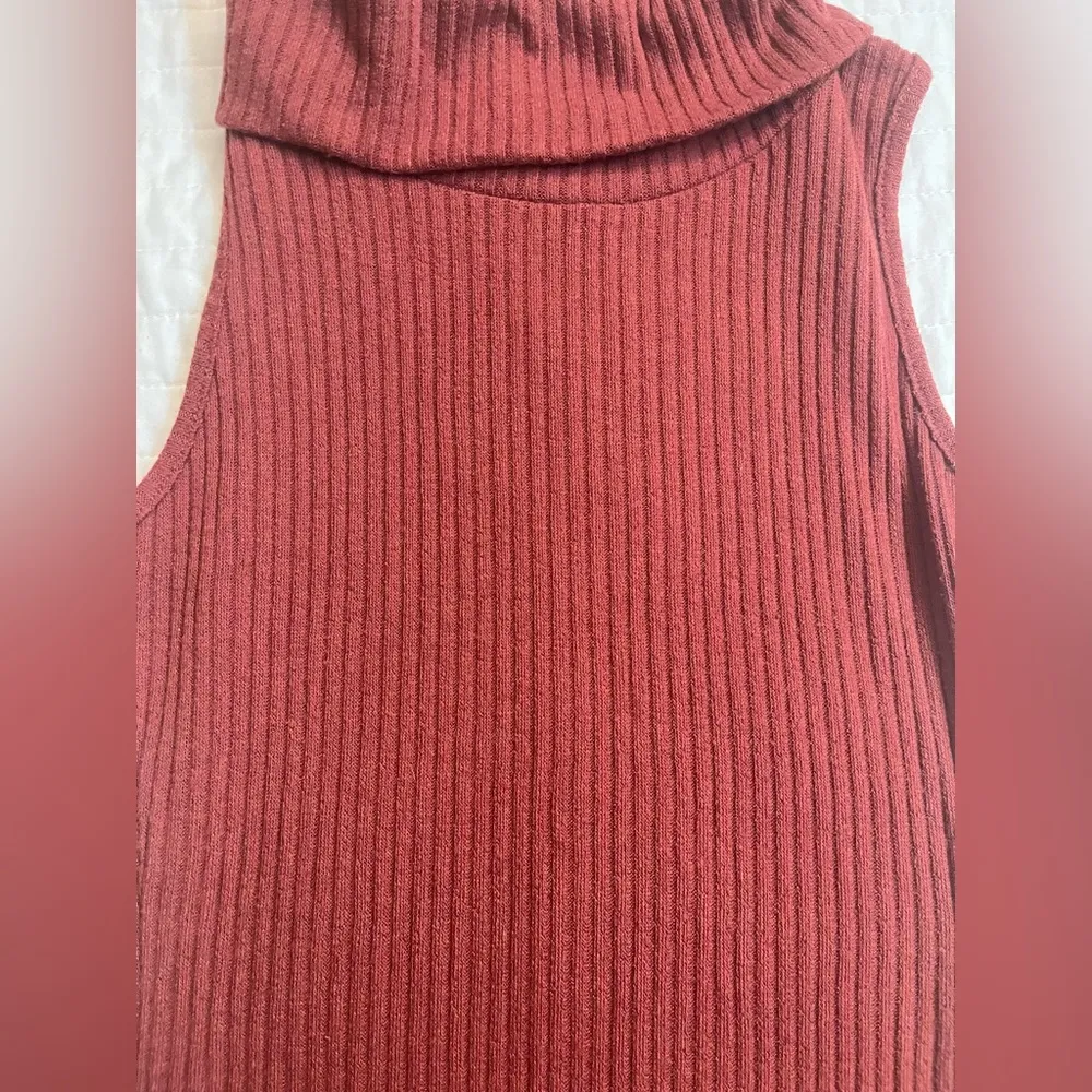 The classic rust turtleneck bodycon dress Orange - Image 2