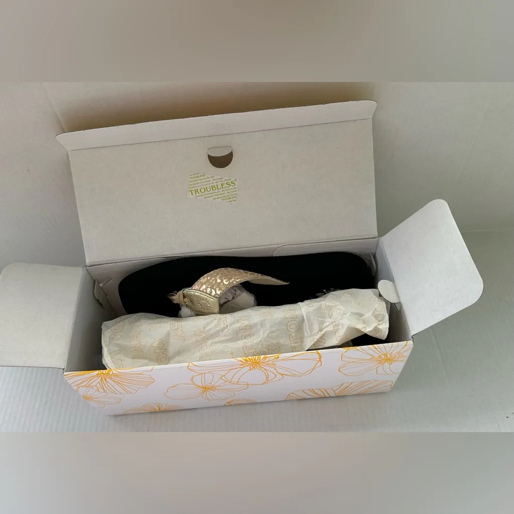 Yellow Box Black and Gold Sandals - Image 12