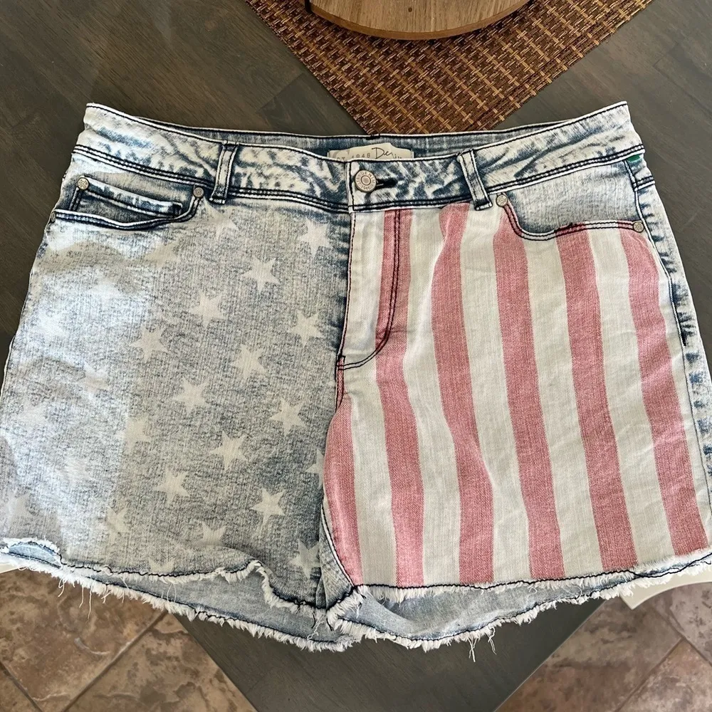 Cato Est. 1946 Denim American flag stars & stripes red white blue denim shorts - Image 2