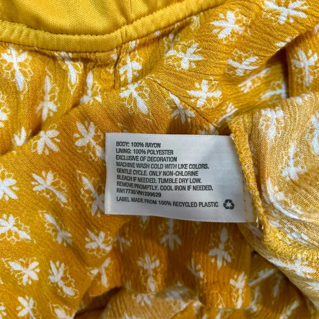 Xhilaration Yellow Off Shoulder Romper Lace Trim Pockets Boho Summer Size Medium - Image 3