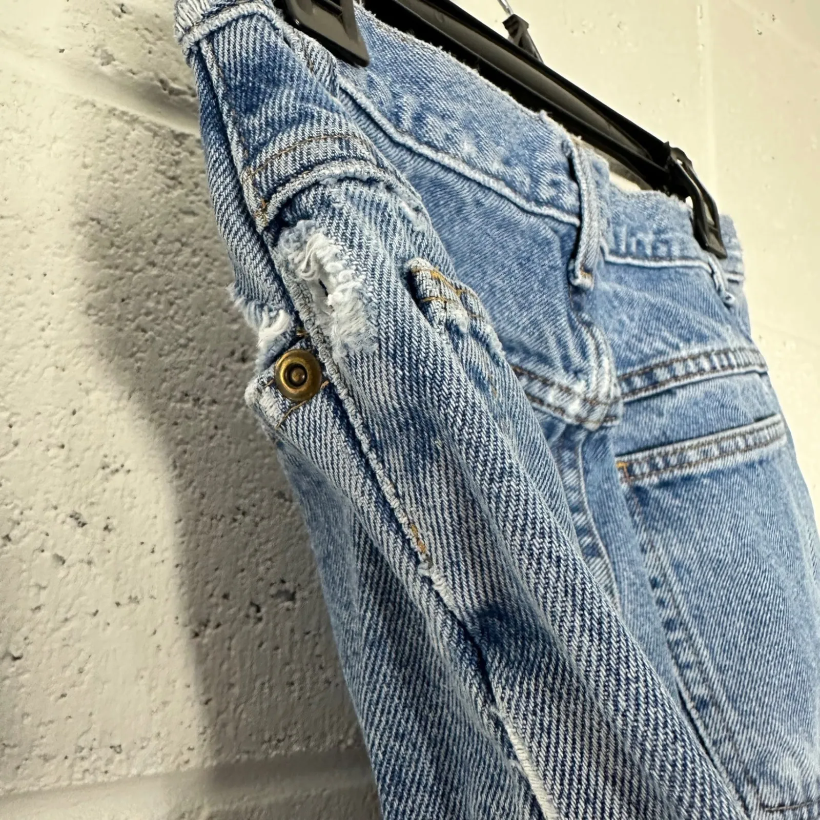 L.L. Bean Original Fit Relaxed Light Wash Denim Jeans Women's Size 6 vintage Blue - Image 5