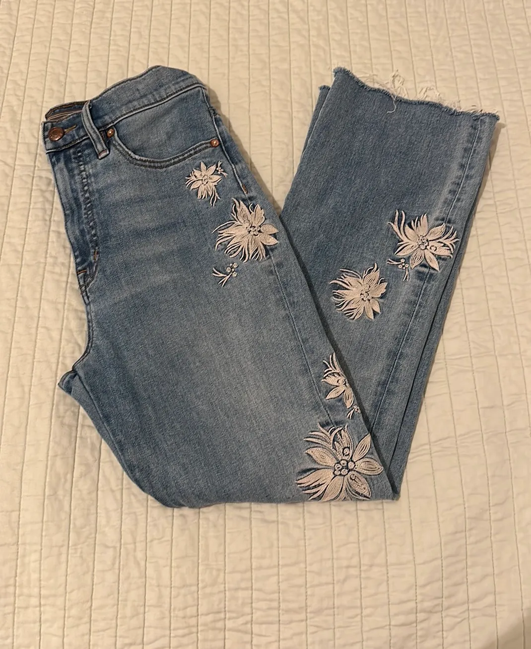 Point Sur Kick Out Crop Floral Embroidered Jeans - Image 2