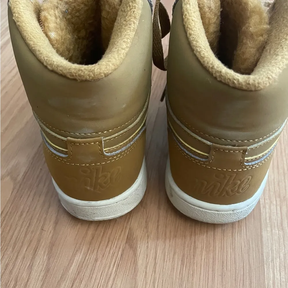 Nike shoes - Image 5