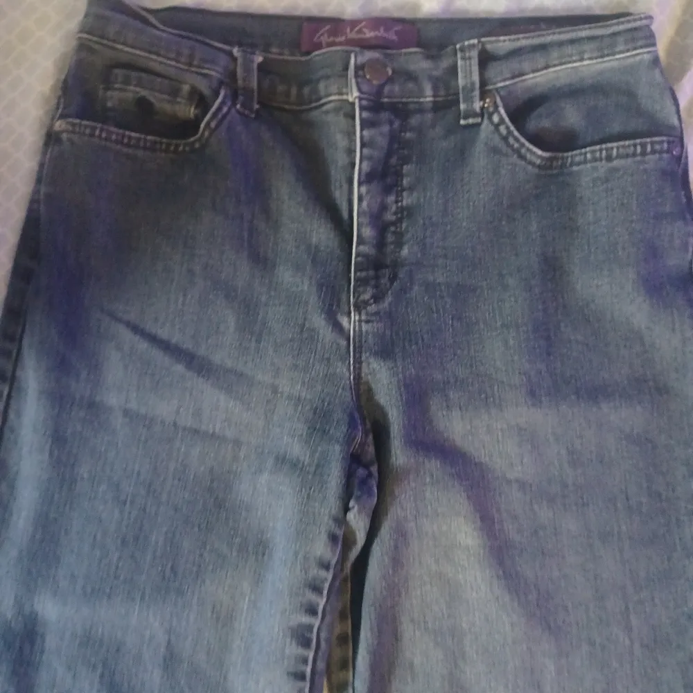 Gloria Vanderbilt Amanda Jeans Women's Size 10 Blue Short Straight Stretch Denim - Image 3