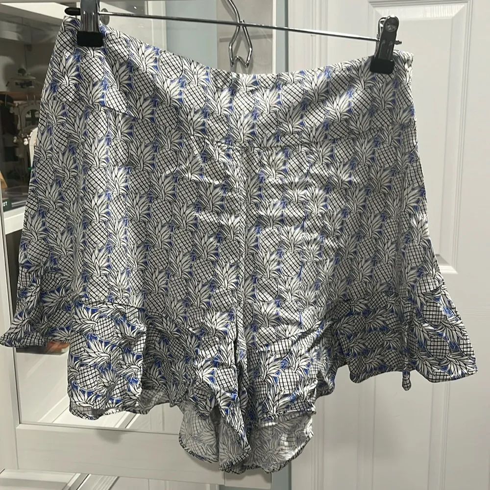 MAEVE (Anthro) Blue Pineapple Print Flutter Hem High Waisted Shorts, Size 4 - Image 3