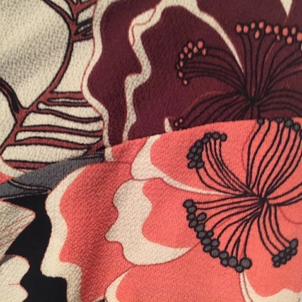 Mai Soli Super Soft Tee/Blouse with puffed sleeve Black Size undefined - Image 6