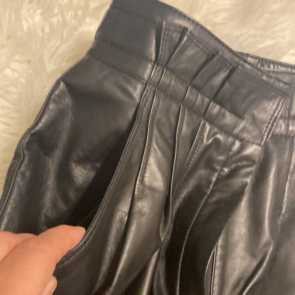 TOFFS High waisted 100% leather pants size 6M inseam 30” waist 26” flat - Image 9