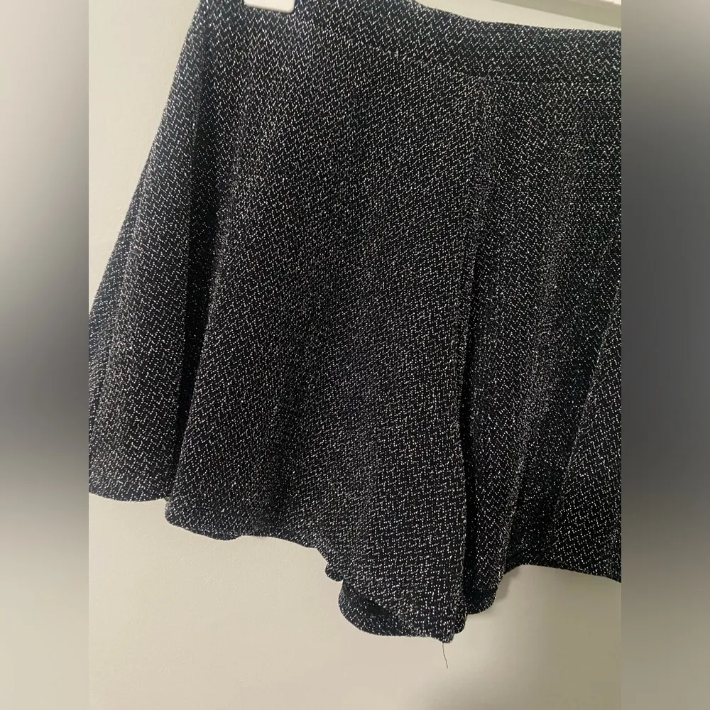 NWT Charlotte Russe Glittery Flowy Shorts - Image 4