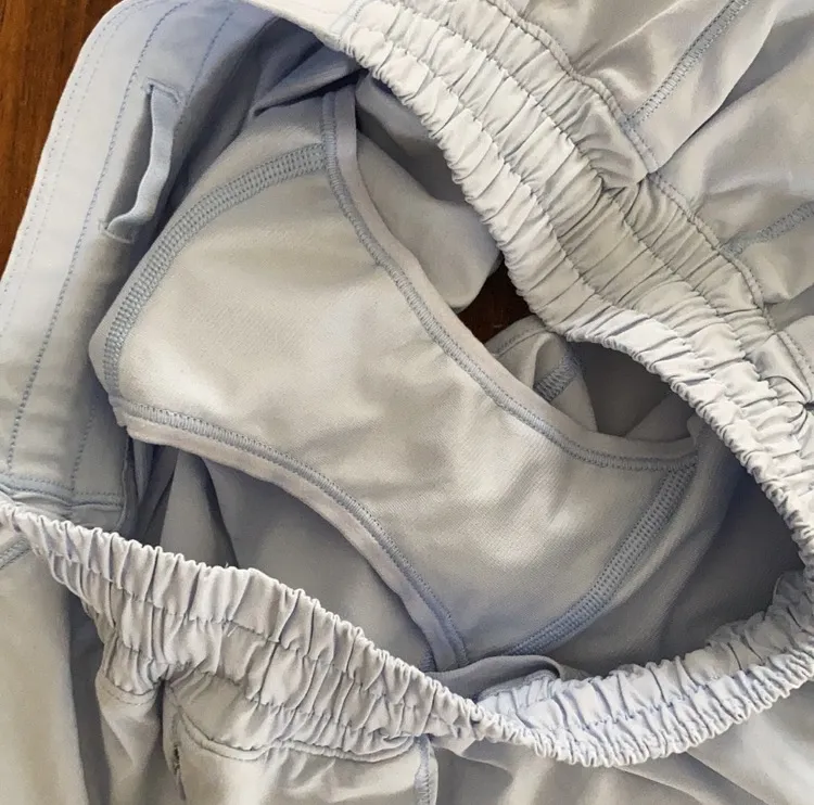 Lululemon Hotty Hot Shorts Daydream Blue Low Rise LR 4” Like New Running Size 6 - Image 10