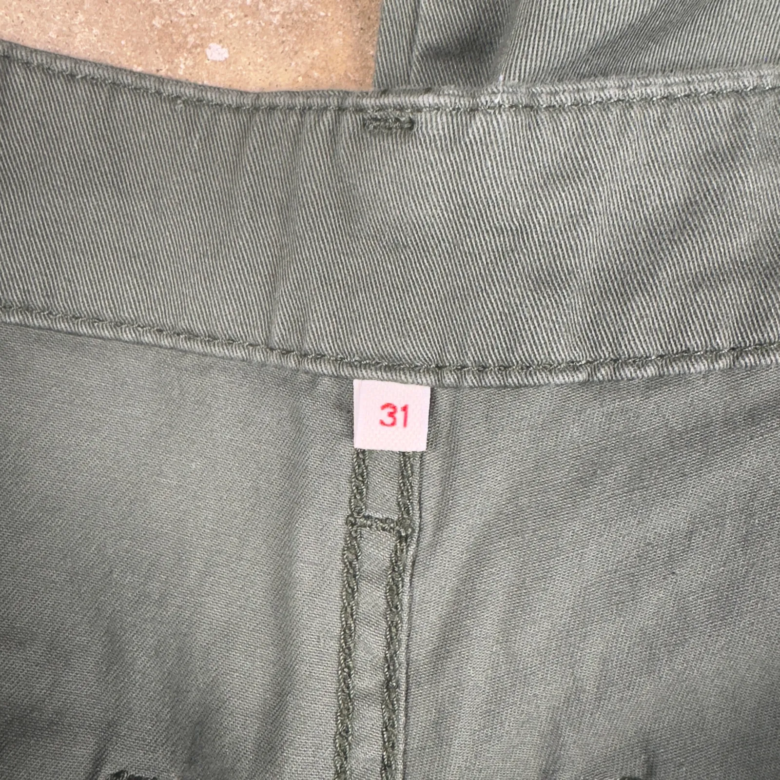 Levi’s Surplus Straight Women’s Utility Pants 31 Olive Green‎ Green - Image 4