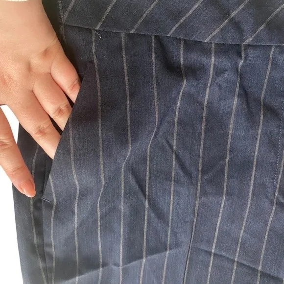 Akris Women's Size 8 Relaxed Fit‎ Dress Pants Dark Blue Pinstripe Wool Academia - Image 6