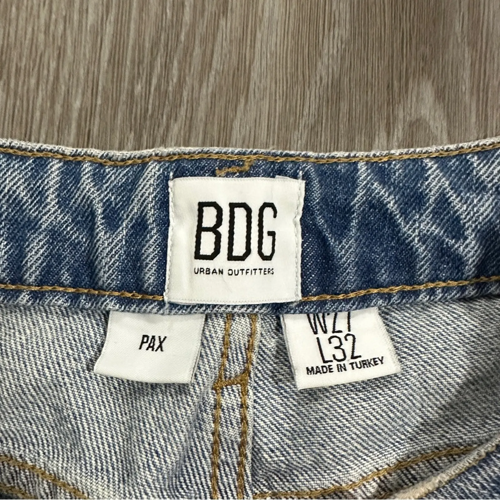 Urban Outfitters BDG Pax High Rise Light Wash Distressed Raw‎ Hem Ankle Jeans 27 - Image 7