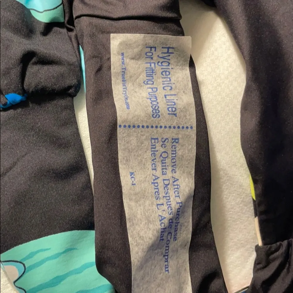 NWT  TRINA TURK REVERSIBLE SHIRRED HIPSTER BOTTOM - Image 6