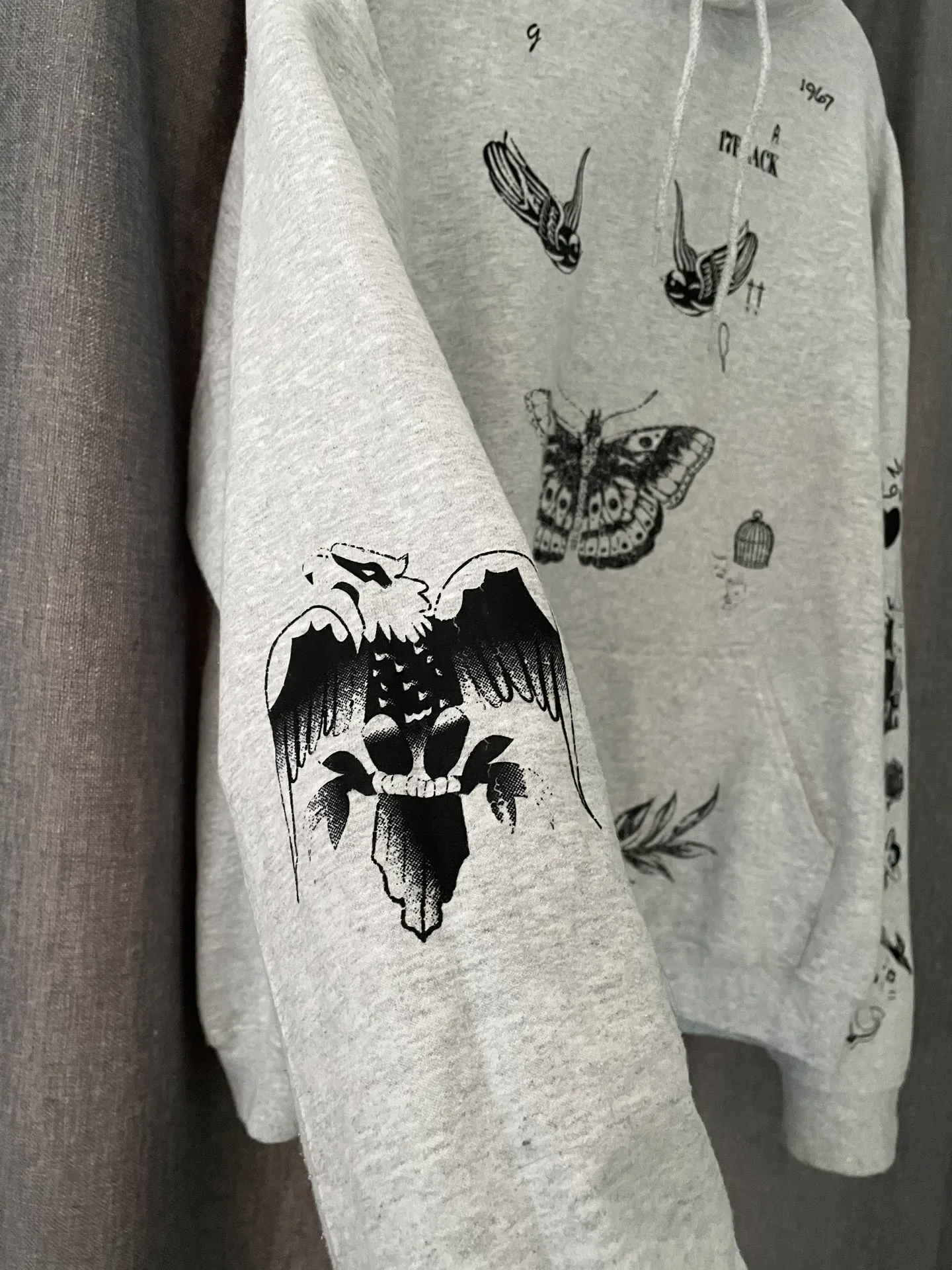 Harry Styles Tattoo Sweatshirt Gray Size XL - Image 4