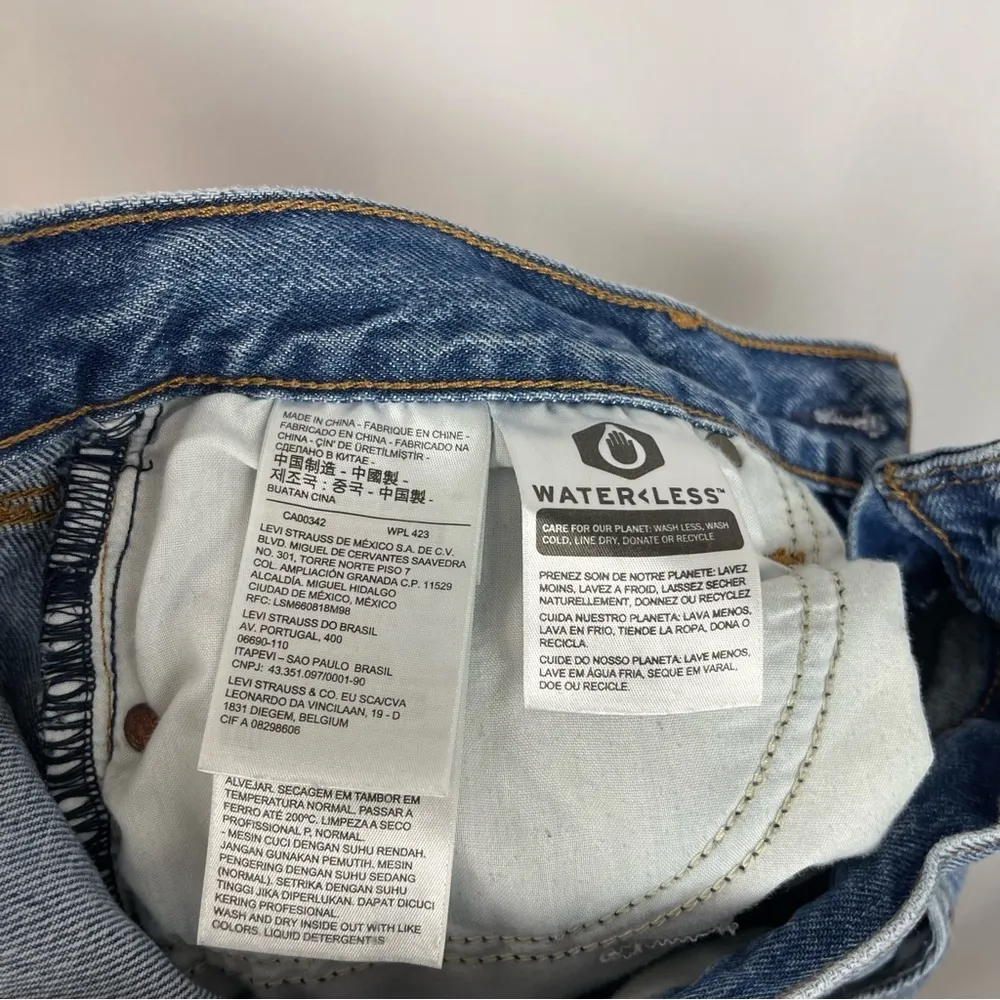 Levi's Wedgie Size 28 Button Fly Raw Hem Shut Up Jeans - Image 9