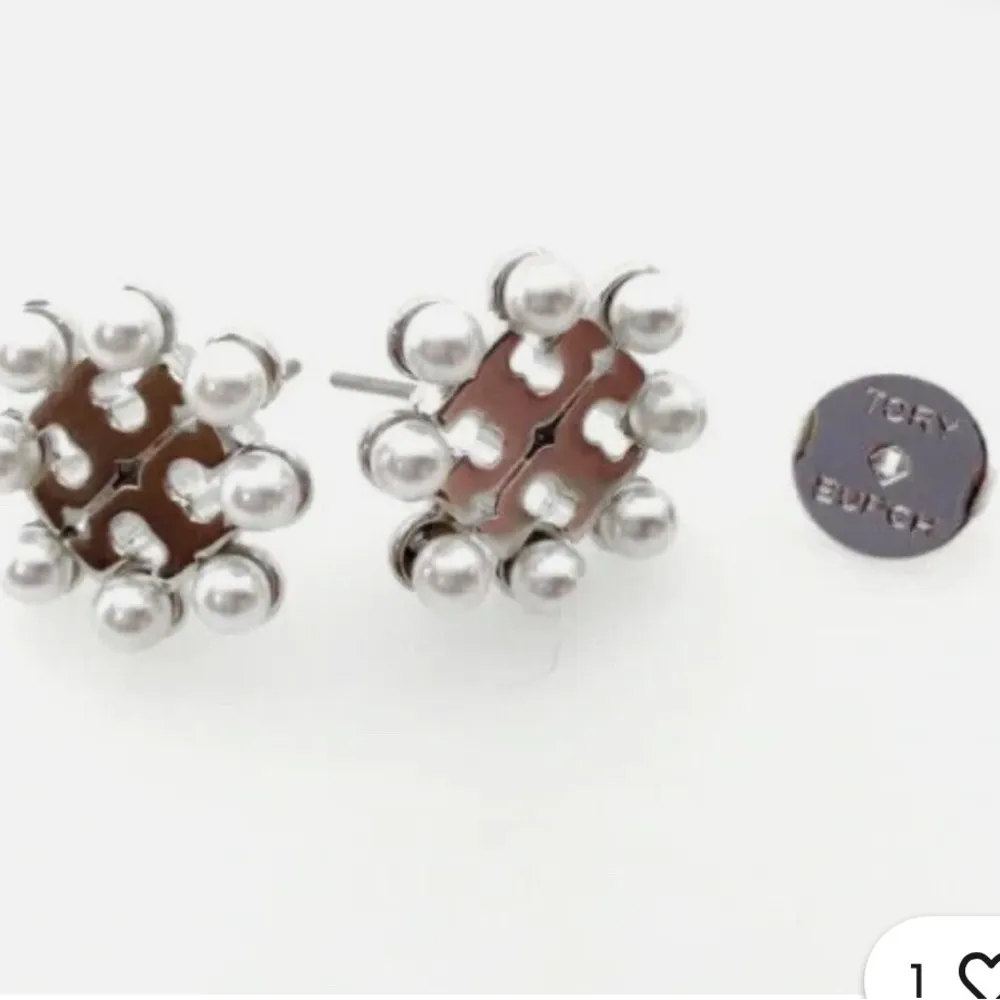 NWOT Tory Burch Kira Imitation Pearl Stud Earrings in Silver - Image 5